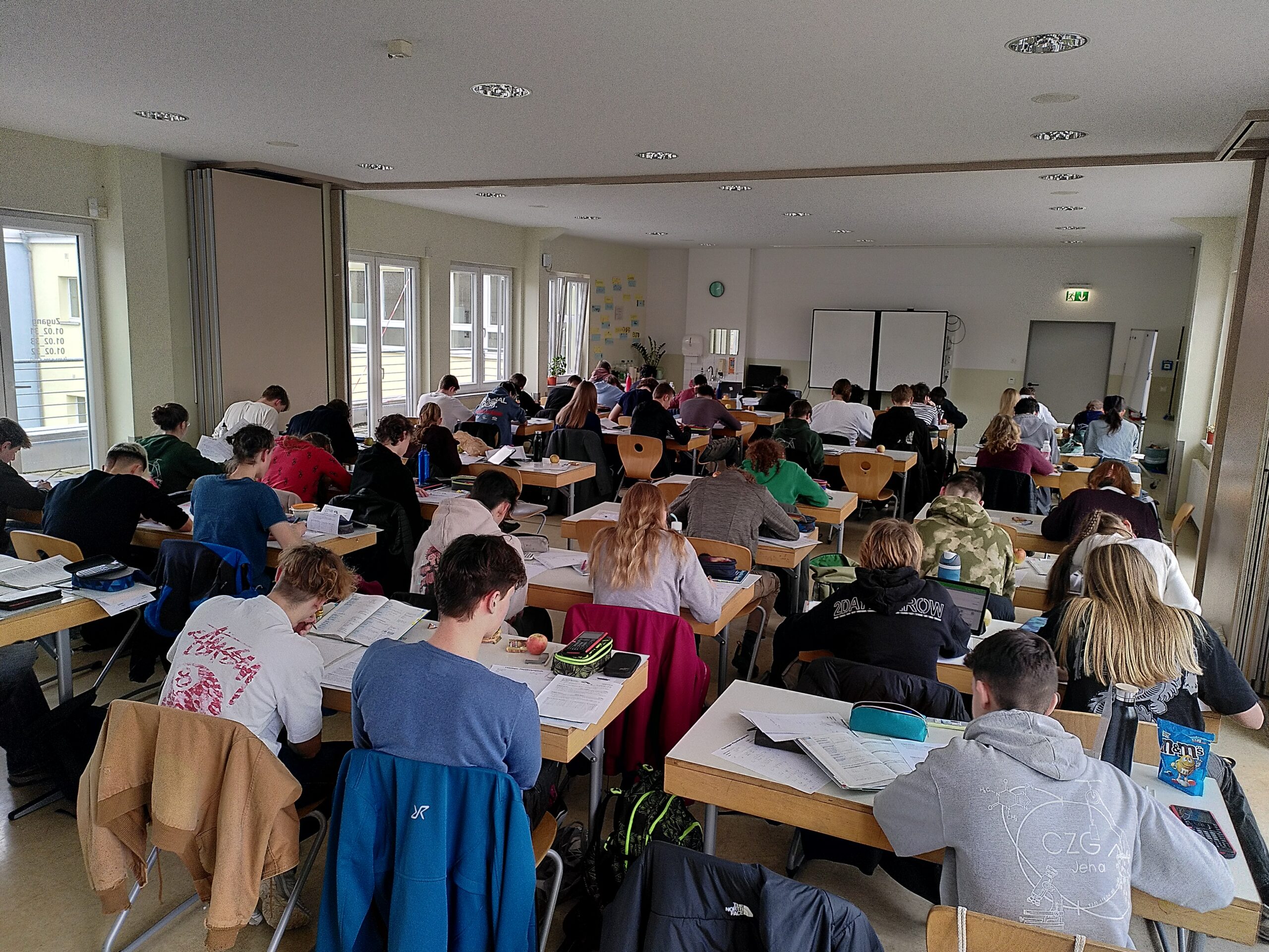 Unser Gymnasium als Ausrichterin der 2. Runde der Thüringer Physikolympiade