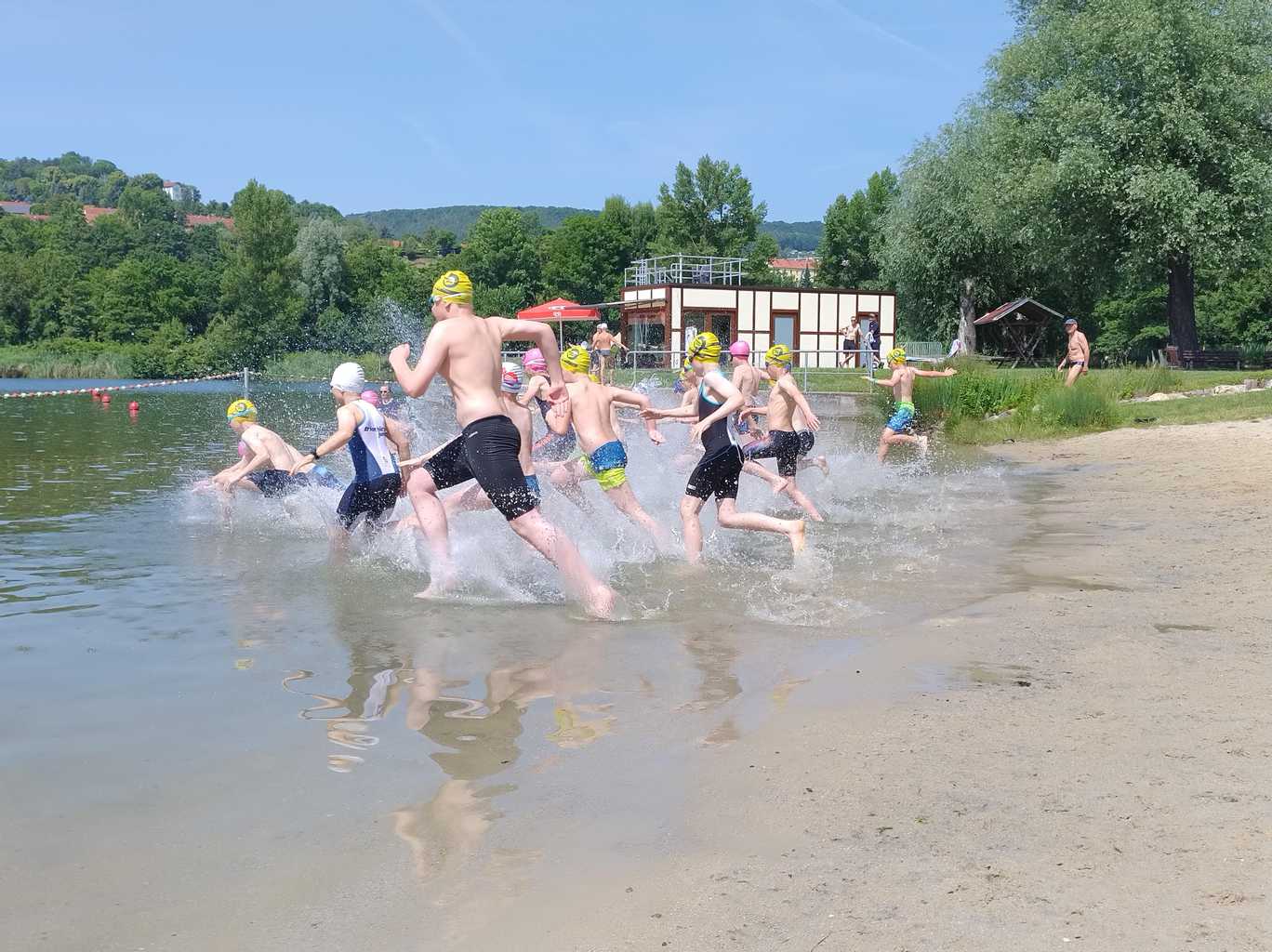 Sonnenschein und Erfolge: „Swim & Run“ Jena mit Klasse 5 und 6