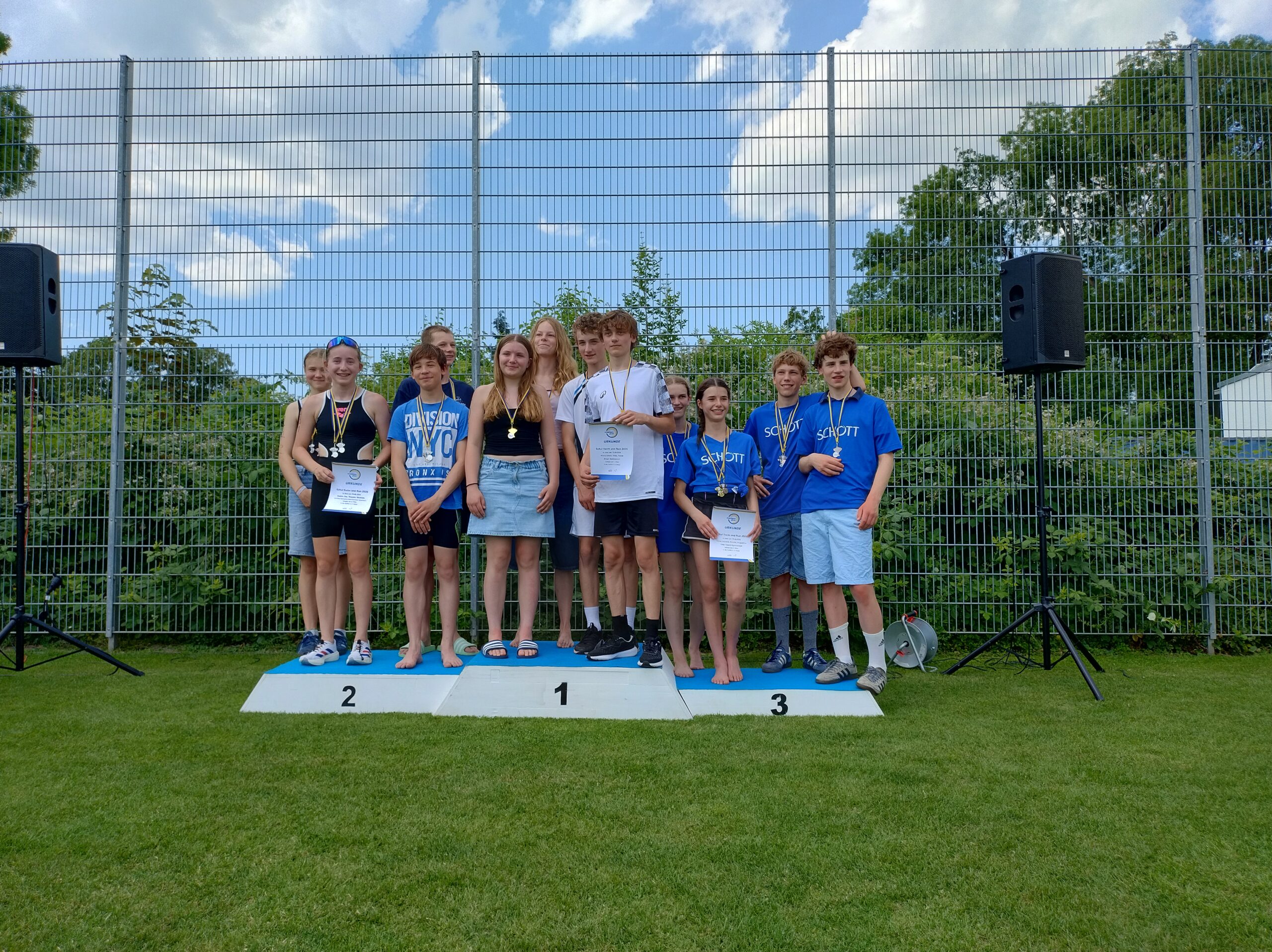 👟🏊‍♂️ Erfolgreicher „Swim & Run“ für das Carl-Zeiss-Gymnasium 🏃‍♀️🎉
