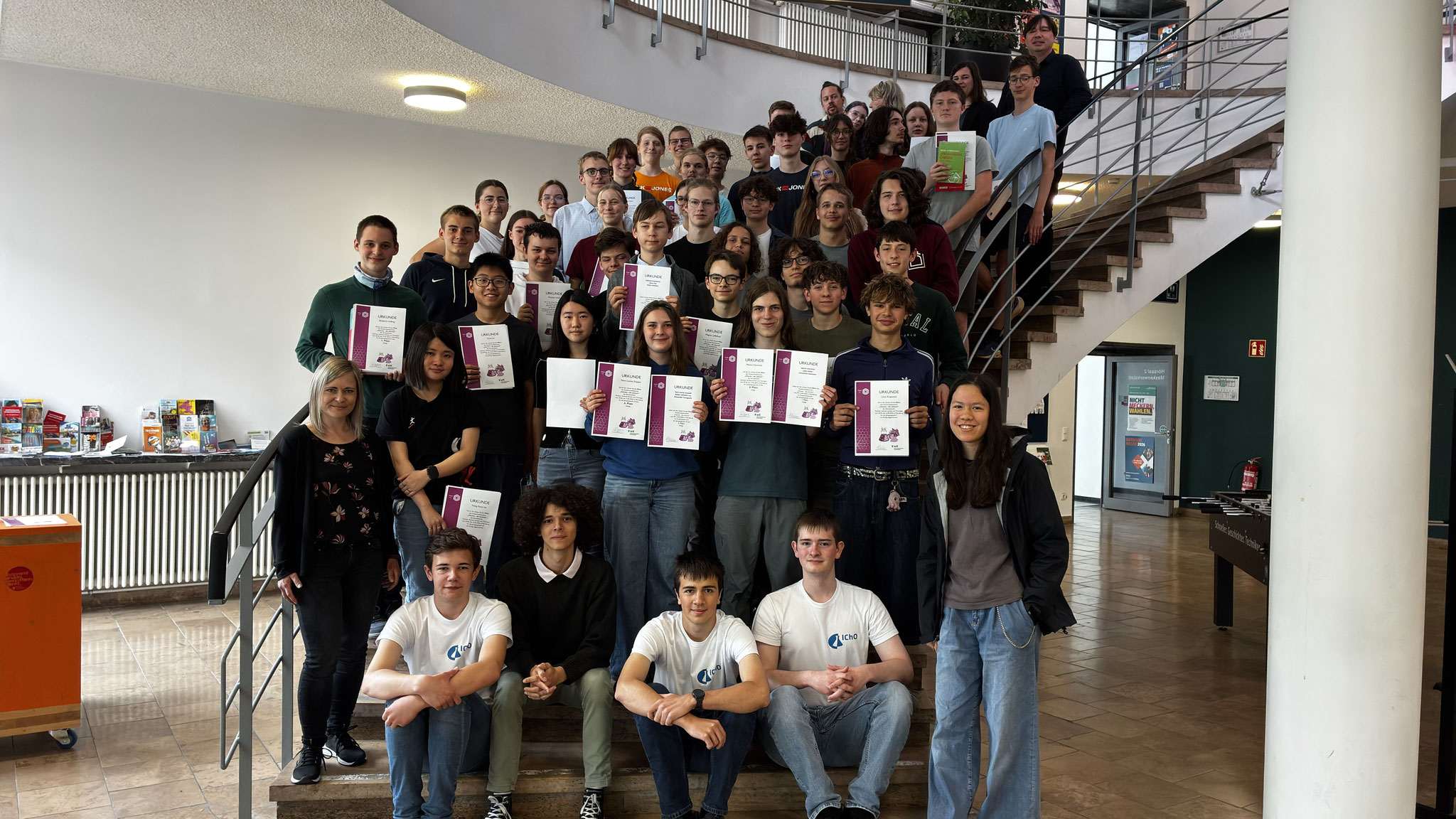 🧪 Titration, Ionenlotto und Veresterung: Spannende Einblicke und großer Erfolg bei der Regionalrunde „Chemie – die stimmt“ 👩‍🔬